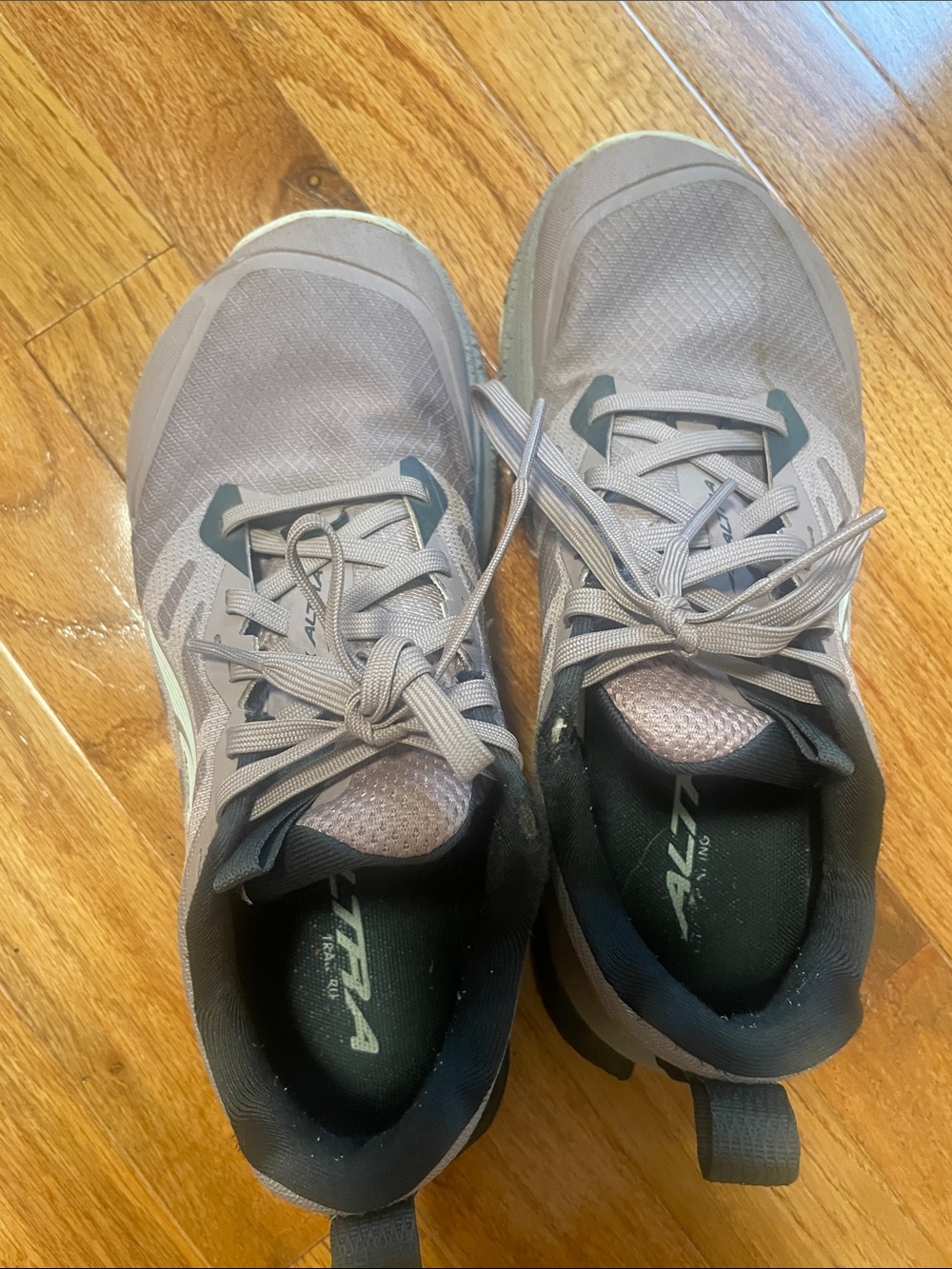 Altra Lone Peak 9 - Size 7 - Picture 2 of 4